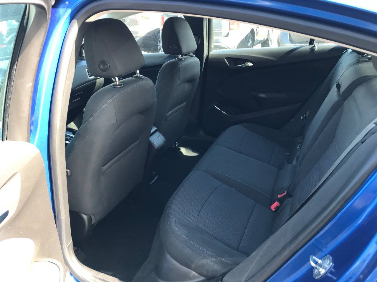 Used 2017 Chevrolet Cruze LT w/ Convenience Package FWD image 10