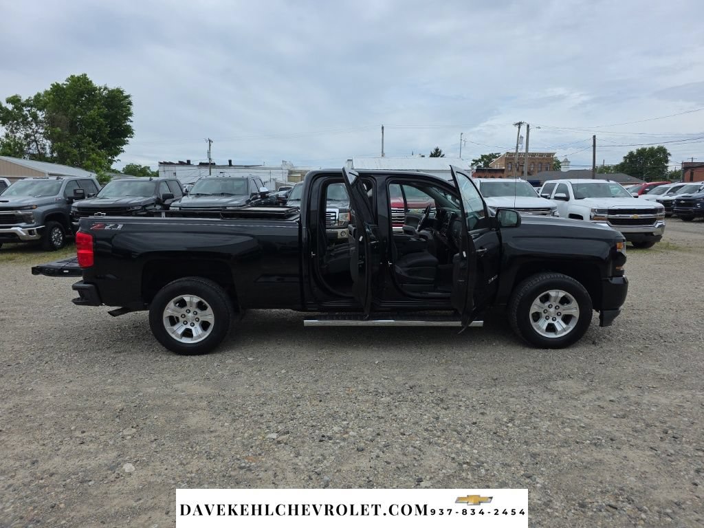 Used 2018 Chevrolet Silverado 1500 LT w/ All Star Edition AWD/4WD image 33