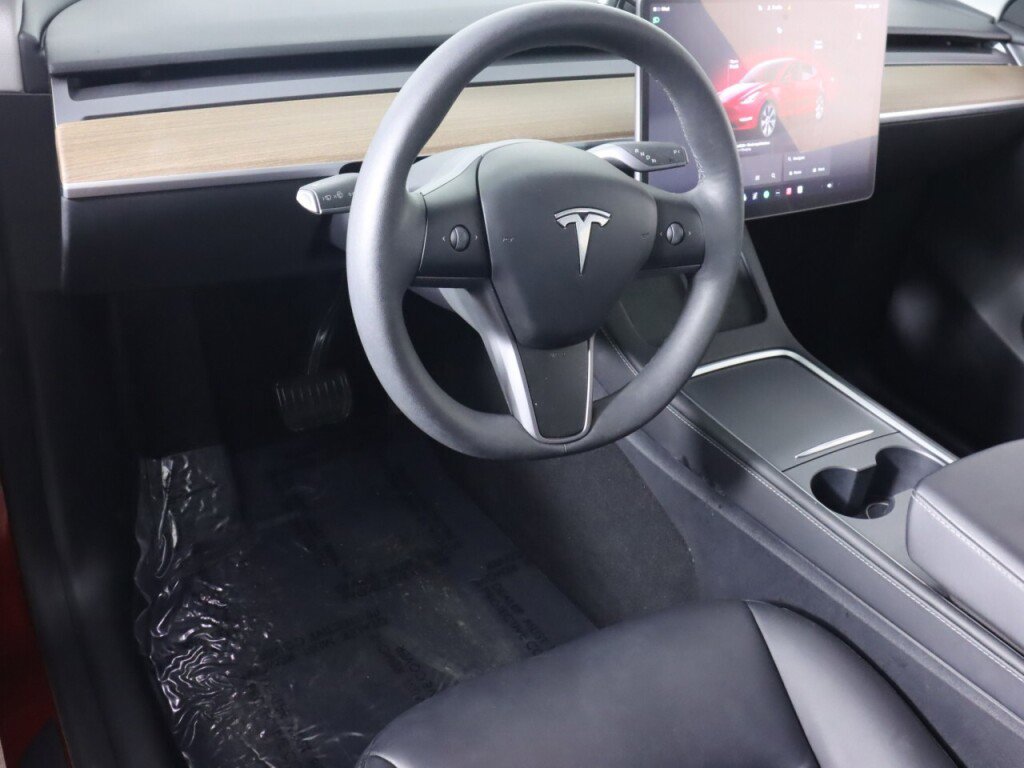 Used 2024 Tesla Model Y Long Range image 9
