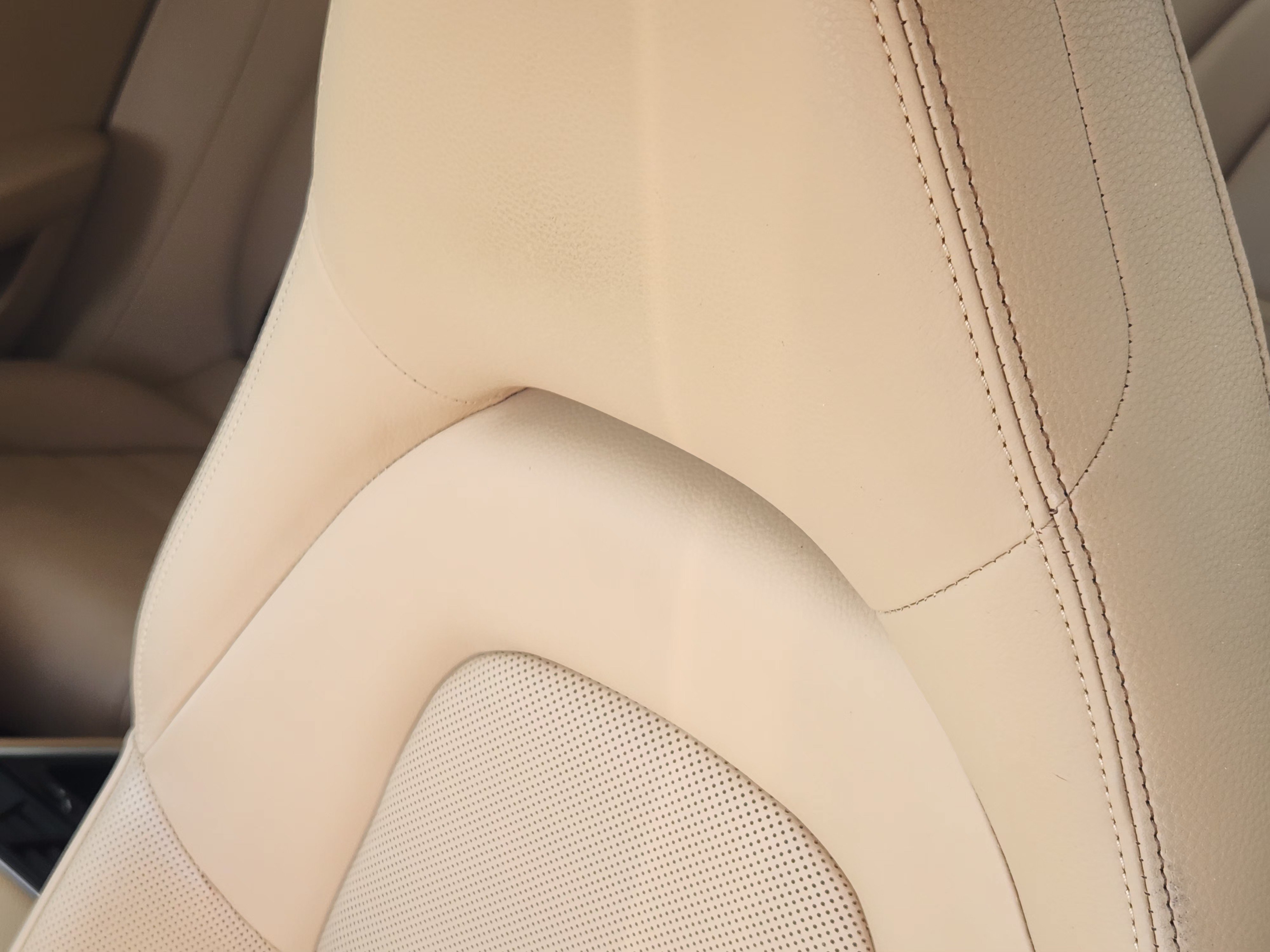 Used 2018 Porsche Panamera 4 AWD/4WD image 15