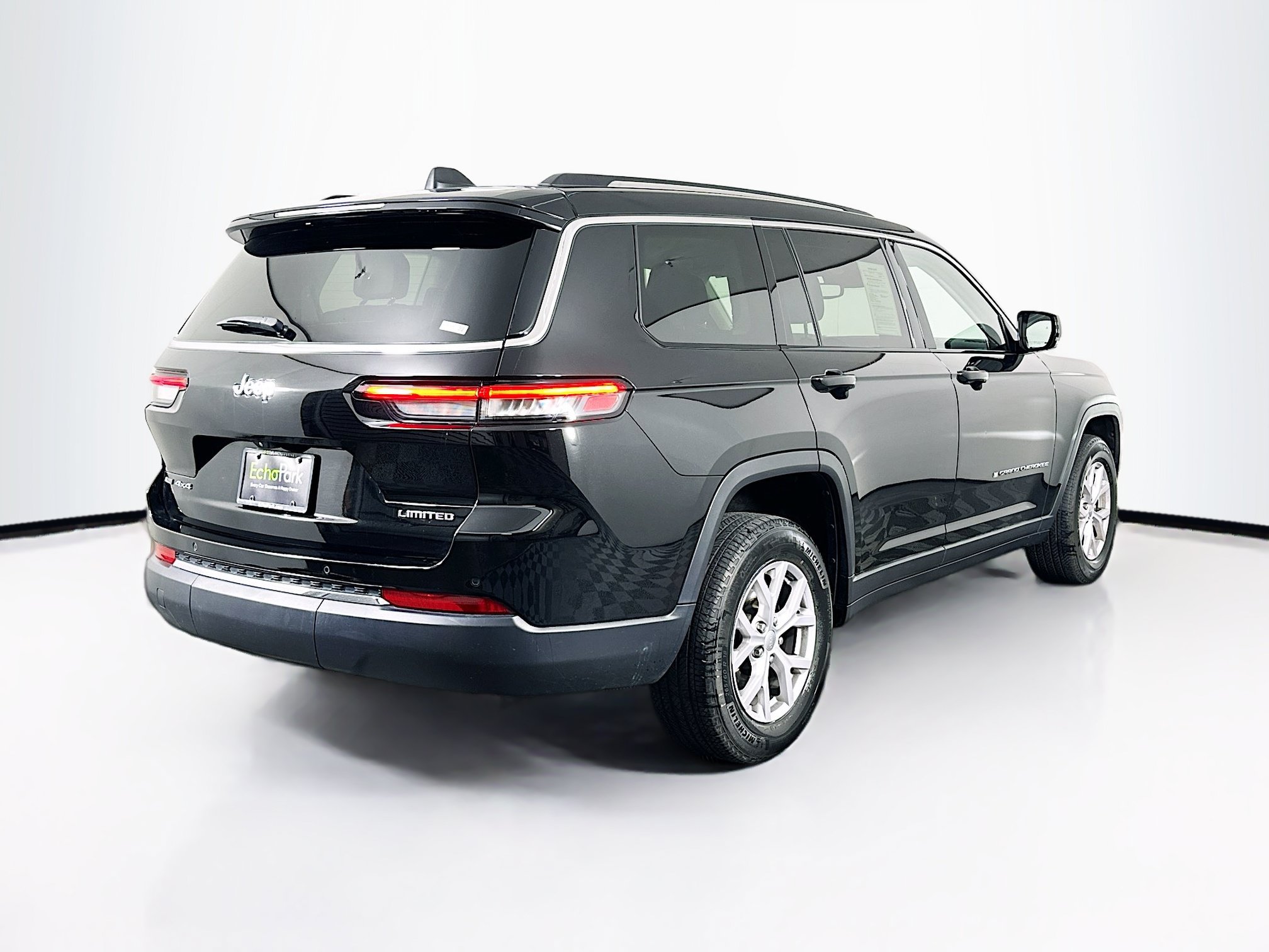 Used 2022 Jeep Grand Cherokee L Limited AWD/4WD image 9