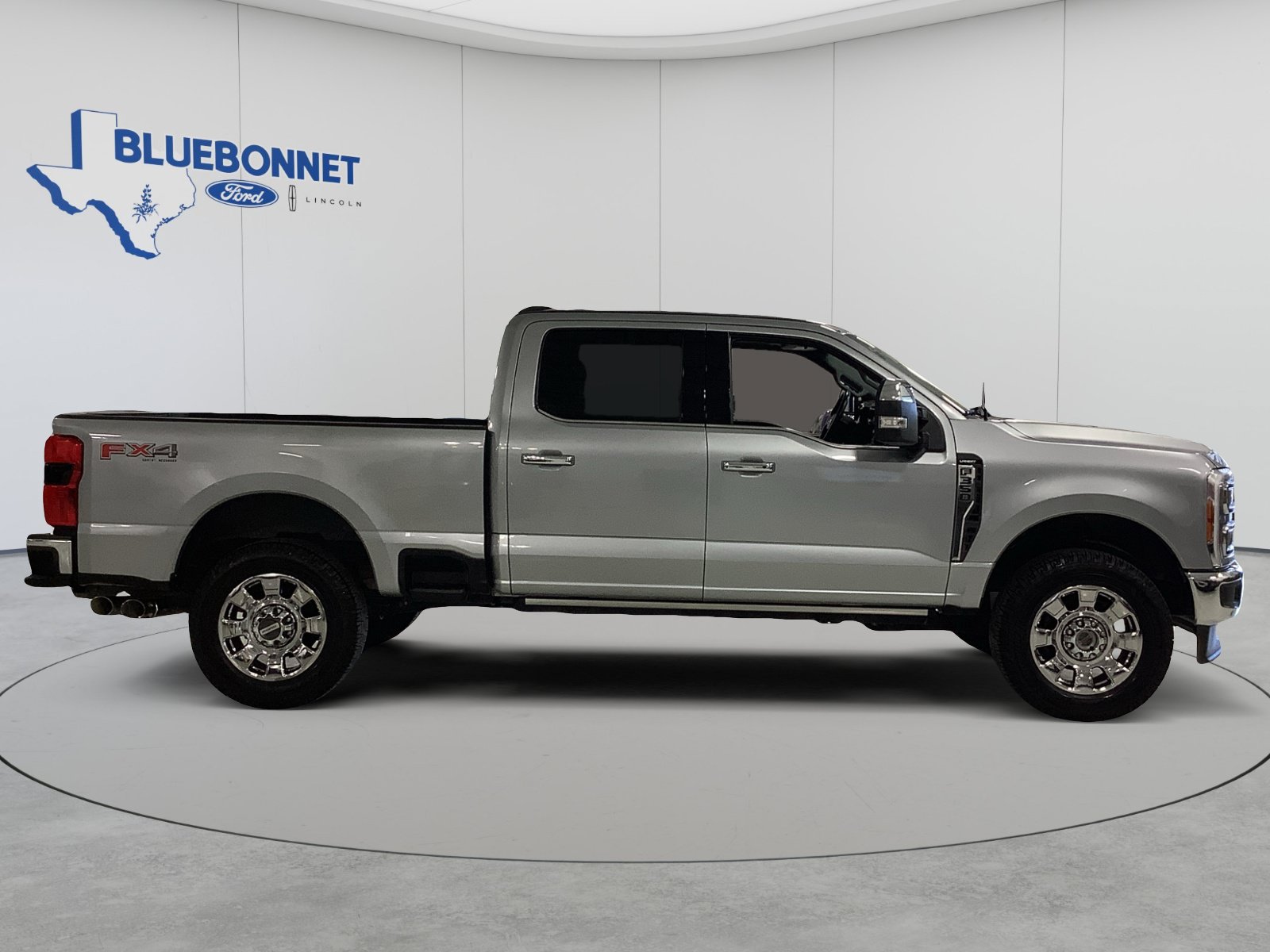 Used 2023 Ford F350 Lariat w/ Lariat Ultimate Package AWD/4WD image 4