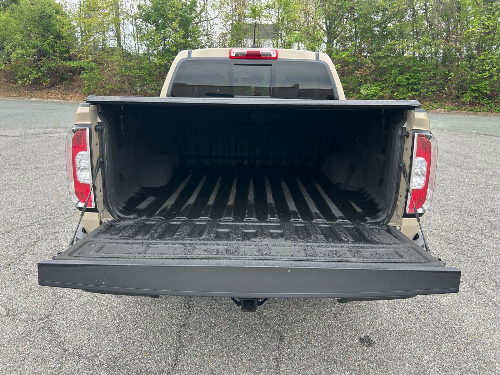 Used 2022 GMC Canyon AT4 image 21