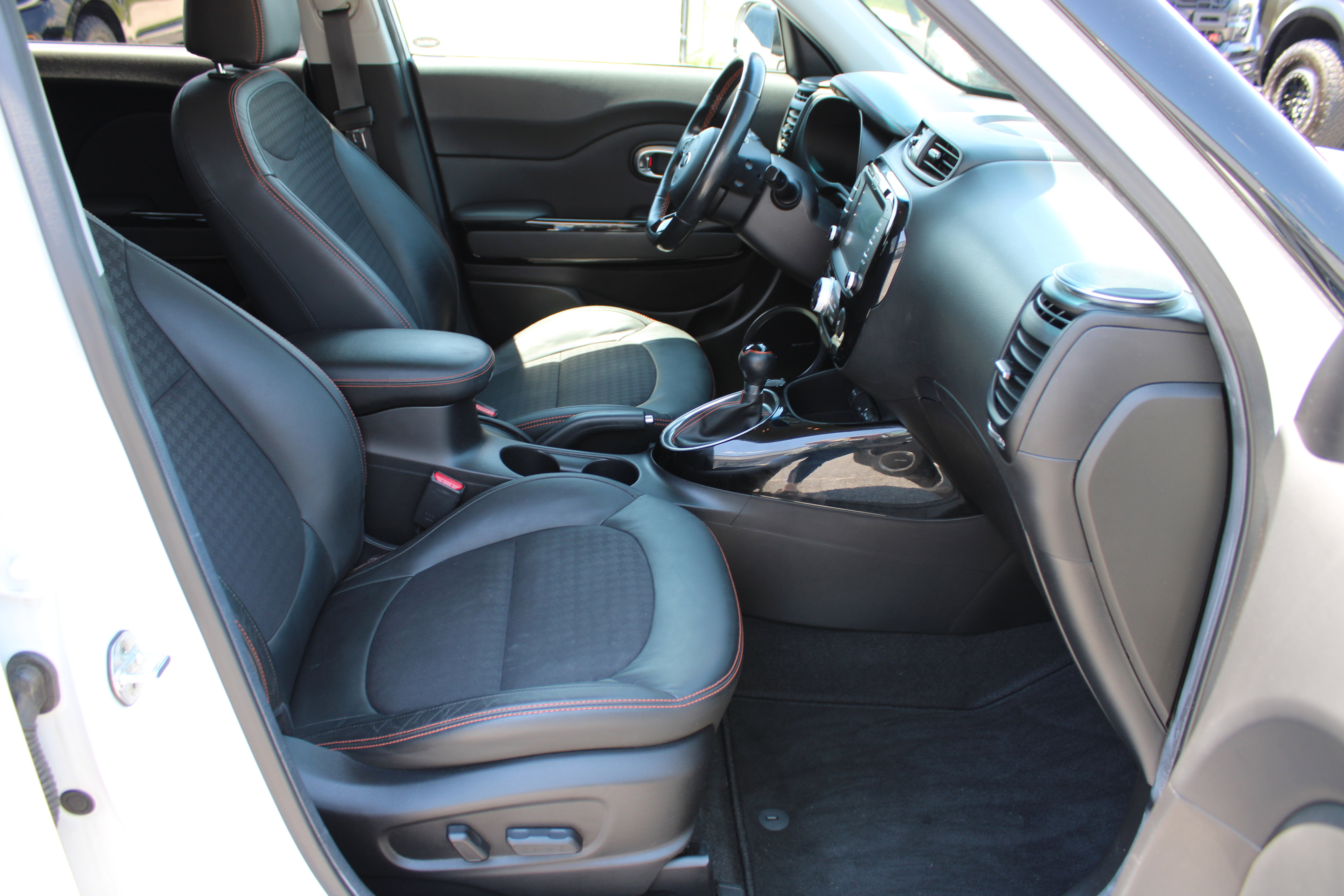 Used 2019 Kia Soul ! w/ Technology Package FWD image 16