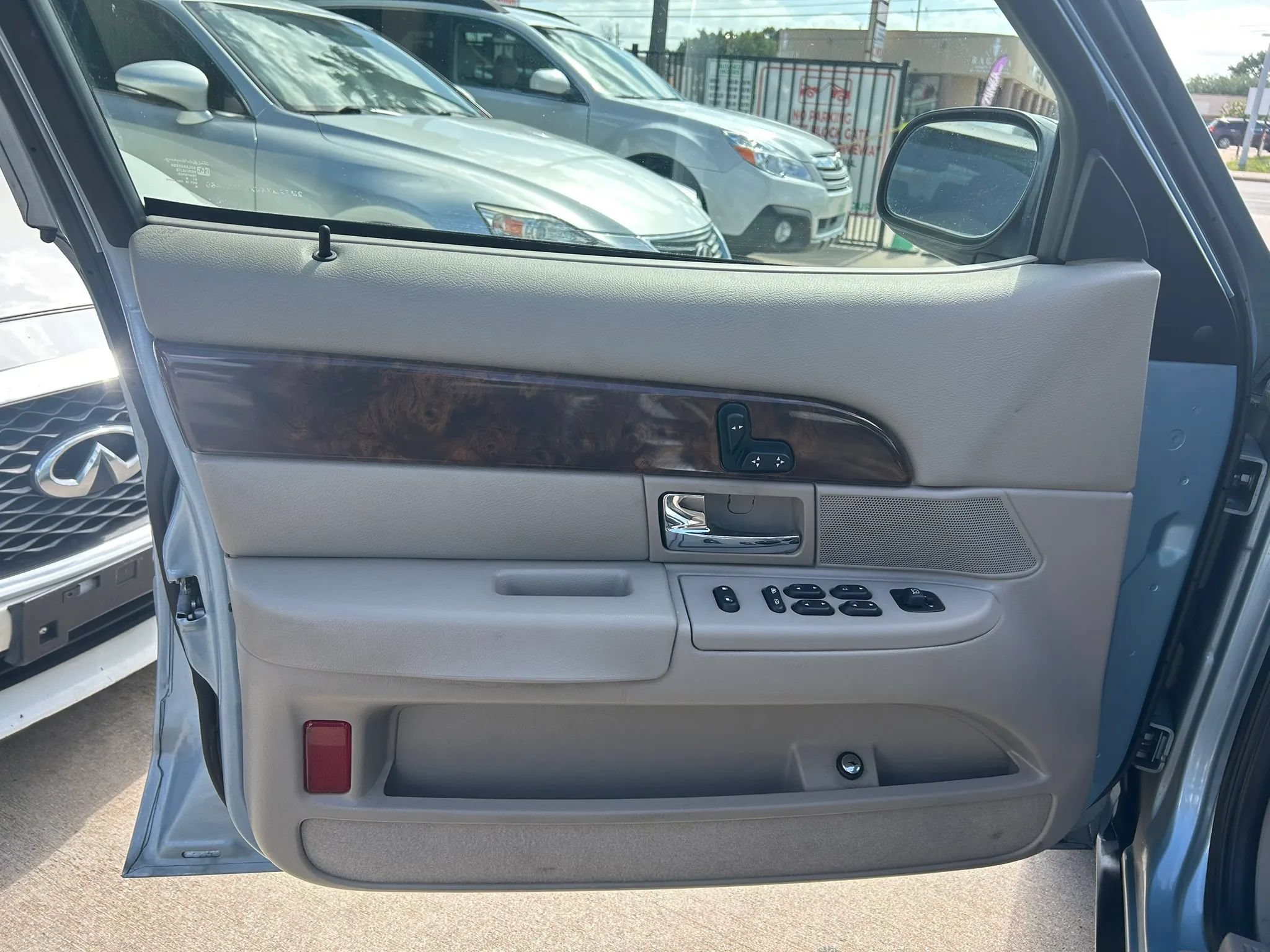Used 2006 Mercury Grand Marquis GS RWD image 12