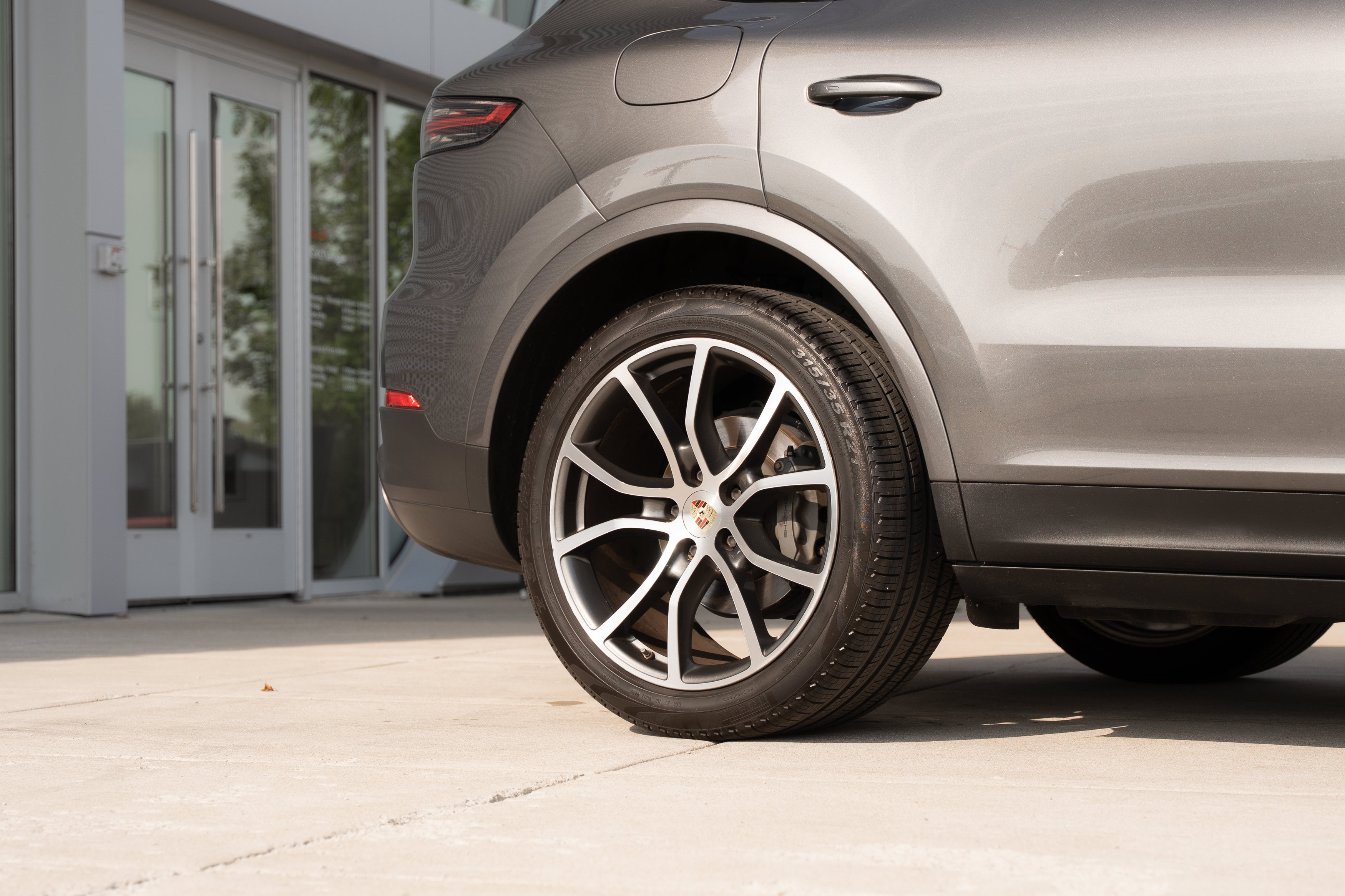 Used 2019 Porsche Cayenne S AWD/4WD image 32