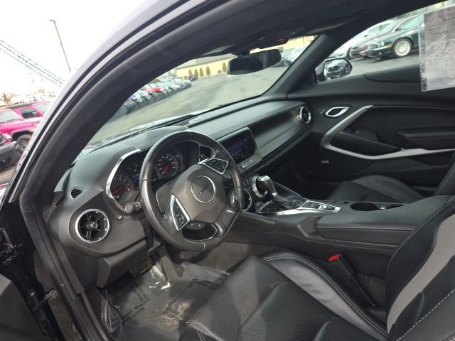Used 2020 Chevrolet Camaro LT w/ RS Package image 17