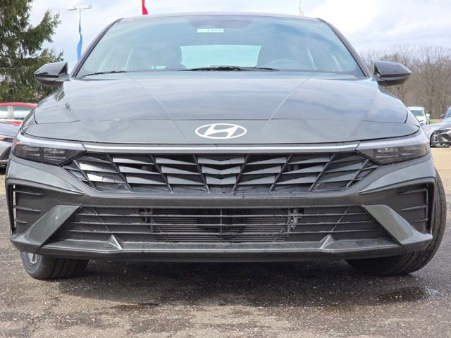 Certified 2025 Hyundai Elantra SEL image 15