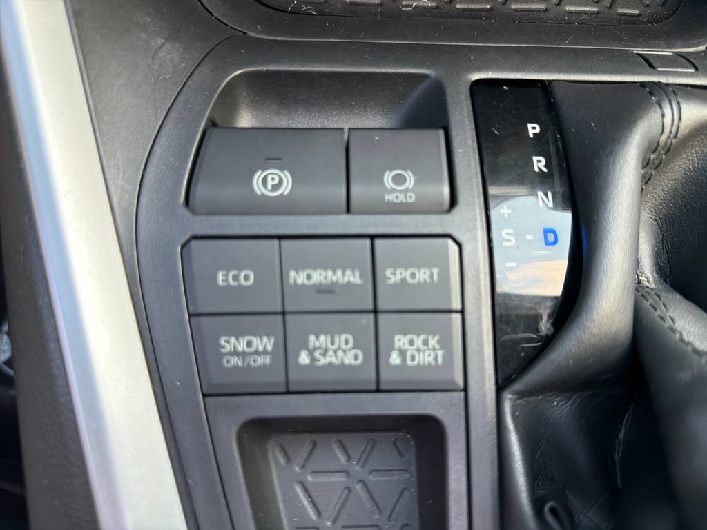Used 2019 Toyota RAV4 XLE Premium w/ All Weather Liner Package AWD/4WD image 16