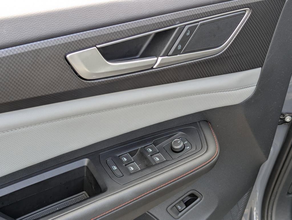 Used 2025 Volkswagen Atlas Peak Edition SE image 11