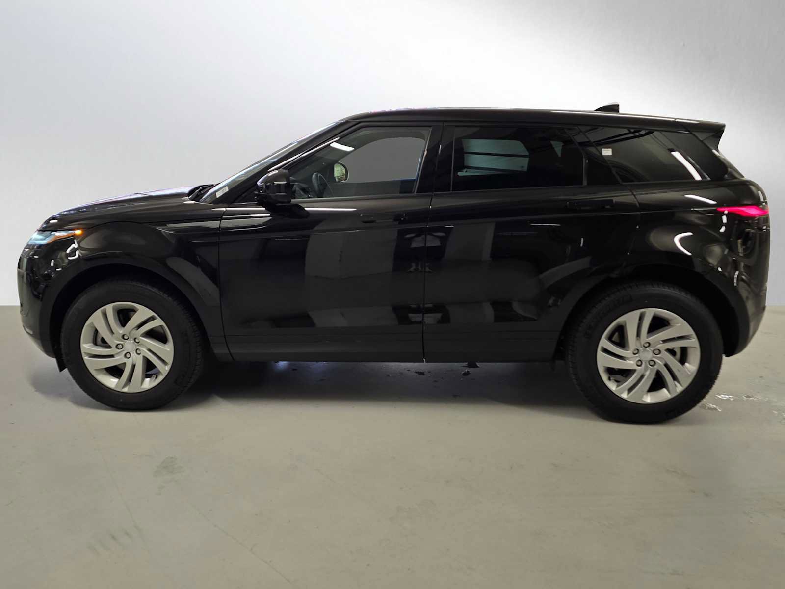 Used 2026 Land Rover Range Rover Evoque S AWD/4WD image 2