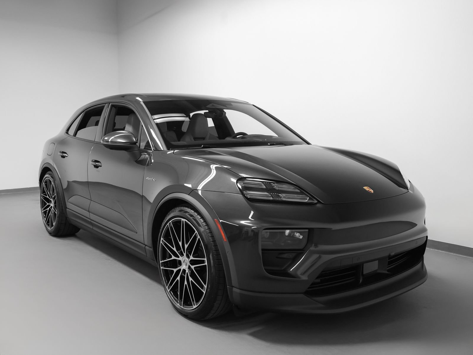 New 2026 Porsche Macan 4 Electric AWD/4WD image 10