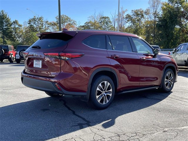 Used 2022 Toyota Highlander XLE image 5
