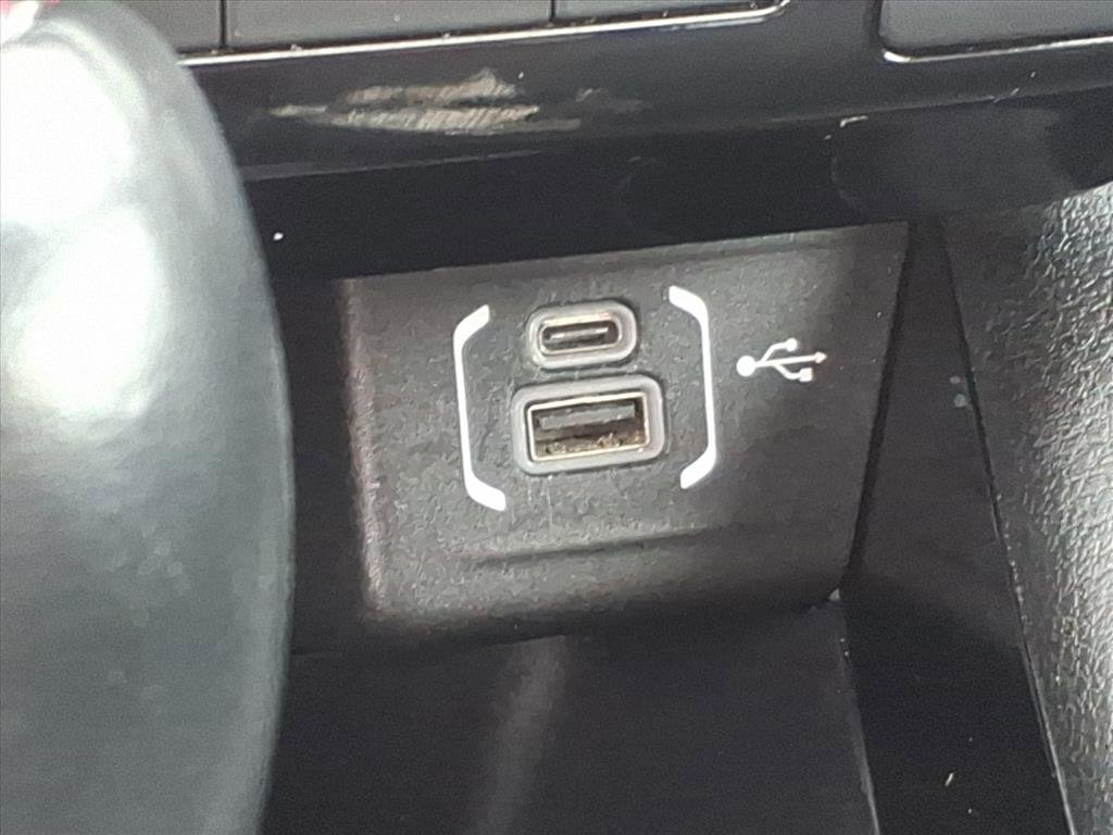 Used 2023 Jeep Compass Limited image 10