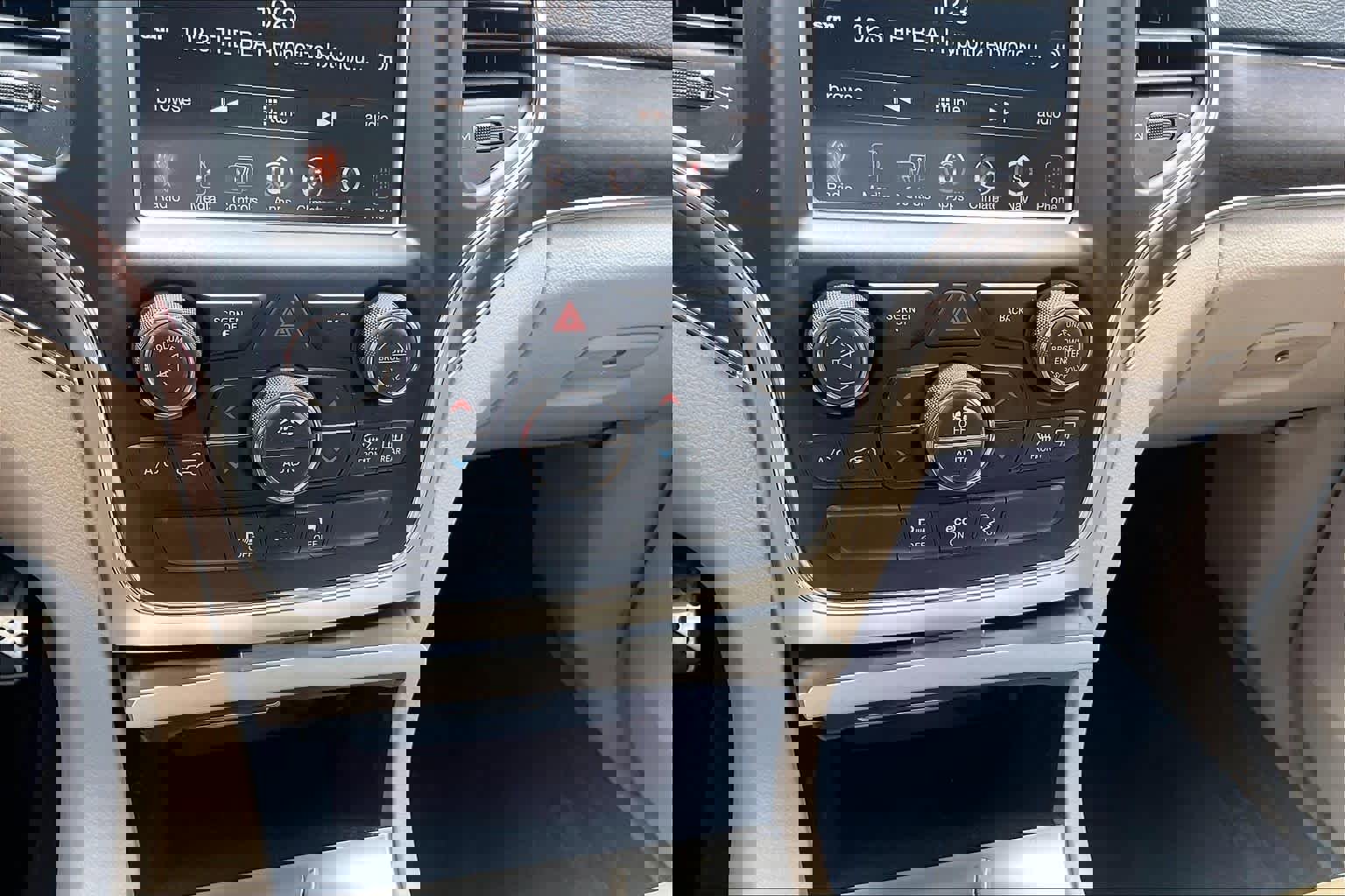 Used 2015 Jeep Grand Cherokee Limited w/ Mopar Chrome Edition Group RWD image 32