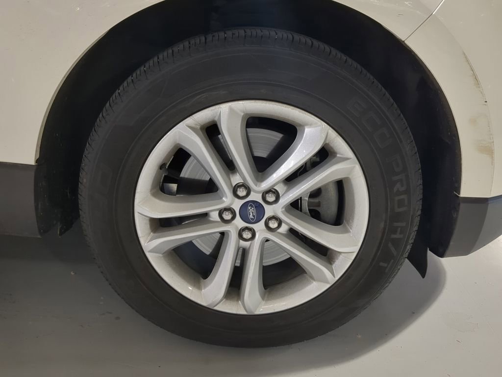 Used 2020 Ford Edge SEL w/ Convenience Package AWD/4WD image 5