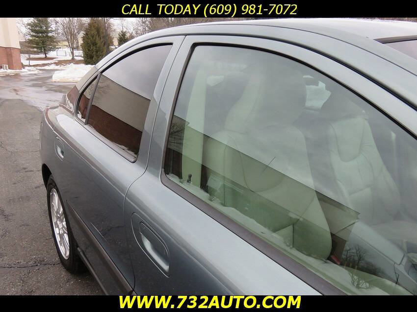 Used 2004 Volvo S60 2.5T FWD image 25