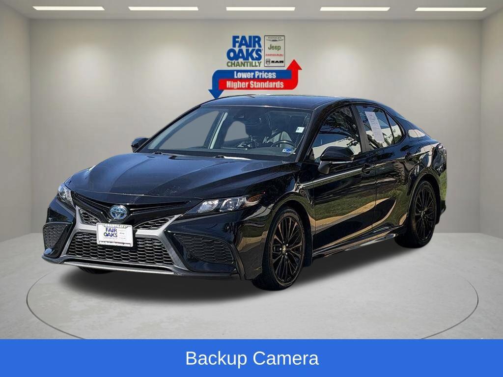 Used 2022 Toyota Camry SE FWD image 3