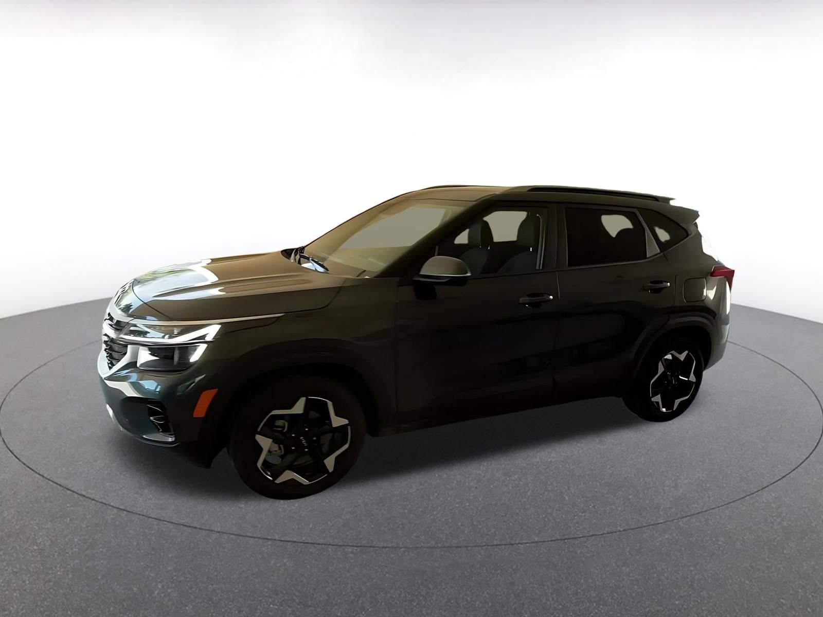 Used 2025 Kia Seltos S FWD image 8