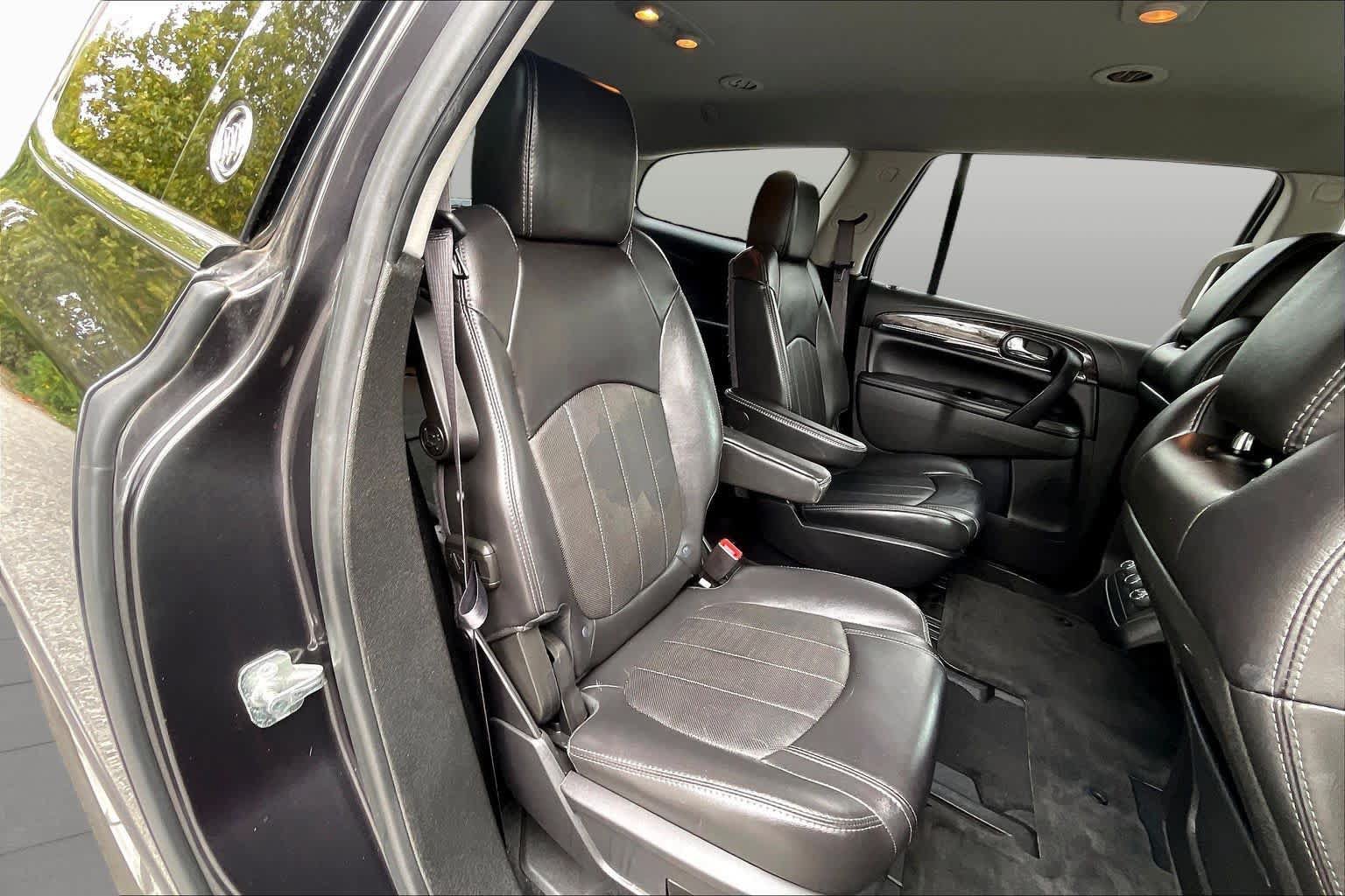Used 2015 Buick Enclave Leather FWD image 17