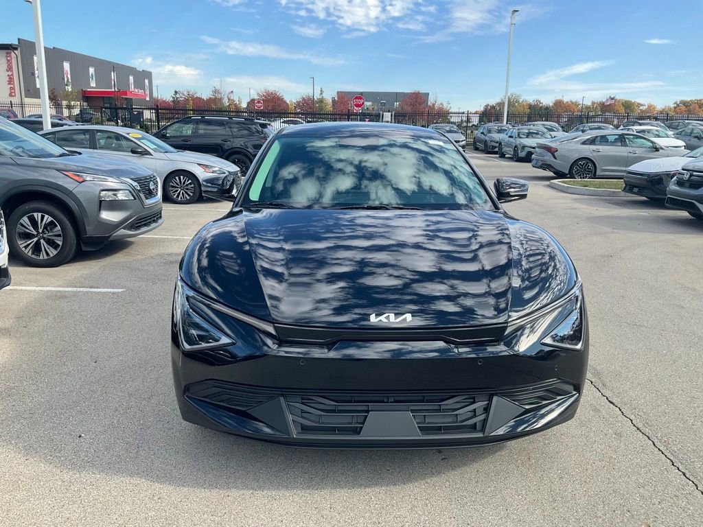 New 2025 Kia EV6 Light image 2