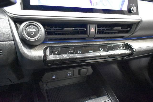 Used 2024 Toyota Prius XLE AWD/4WD image 20