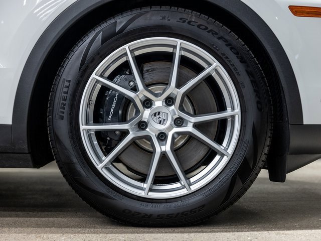 Used 2025 Porsche Cayenne S image 19