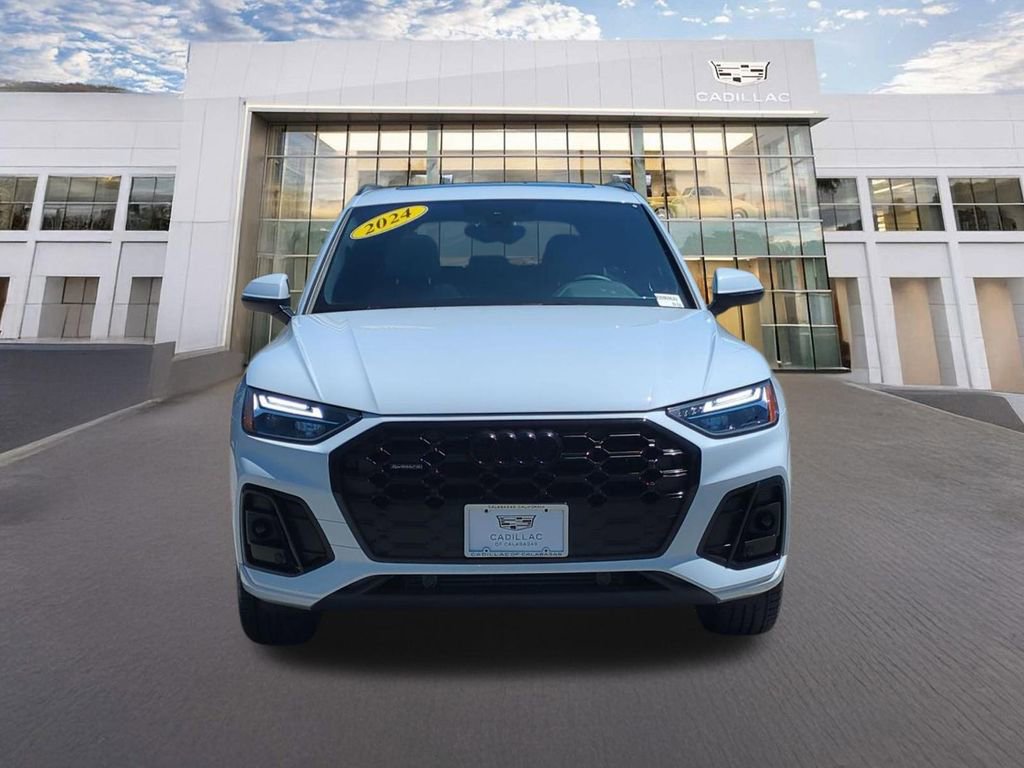Used 2024 Audi Q5 2.0T Premium w/ Summer of Audi Package AWD/4WD image 2