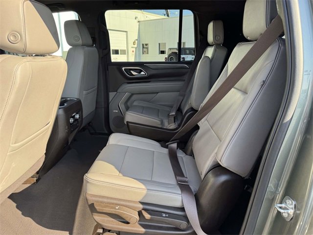 Used 2023 GMC Yukon XL SLT w/ SLT Luxury Package image 10