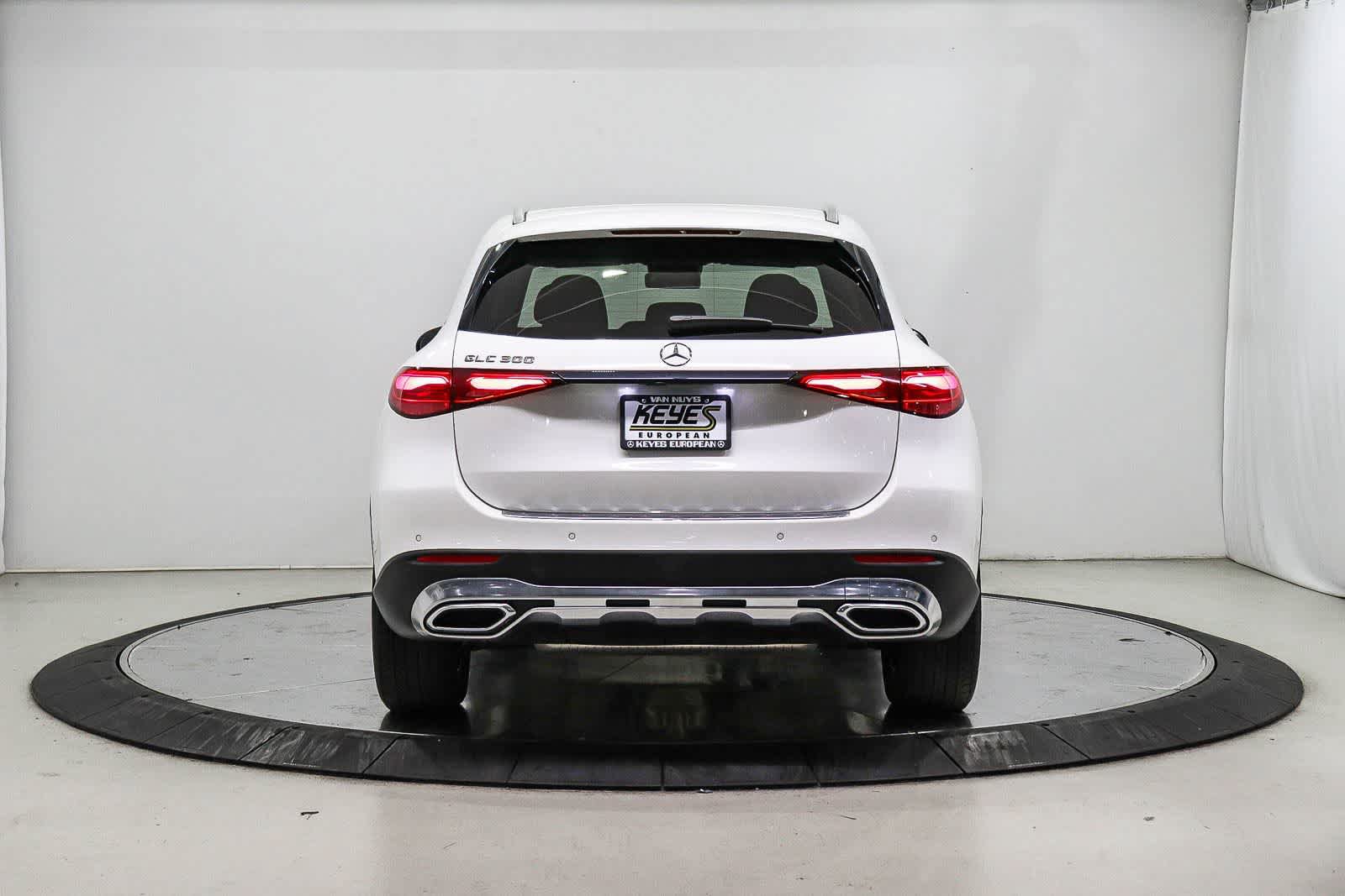 Used 2024 Mercedes-Benz GLC 300 image 3