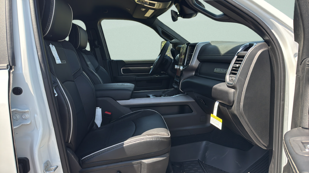 New 2026 RAM 3500 Laramie w/ Night Edition AWD/4WD image 19