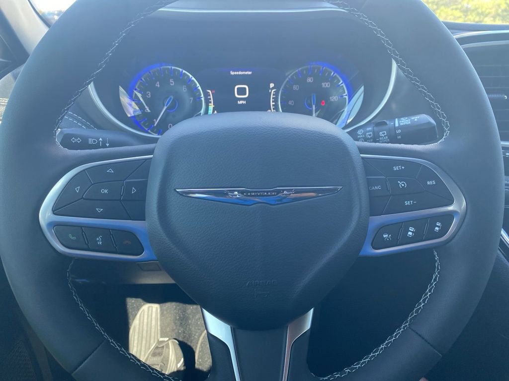 New 2026 Chrysler Pacifica Select FWD image 16