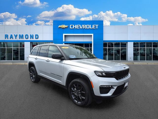 Used 2025 Jeep Grand Cherokee Limited AWD/4WD image 10