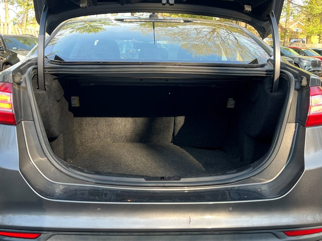 Used 2014 Ford Fusion SE w/ Equipment Group 202A image 14