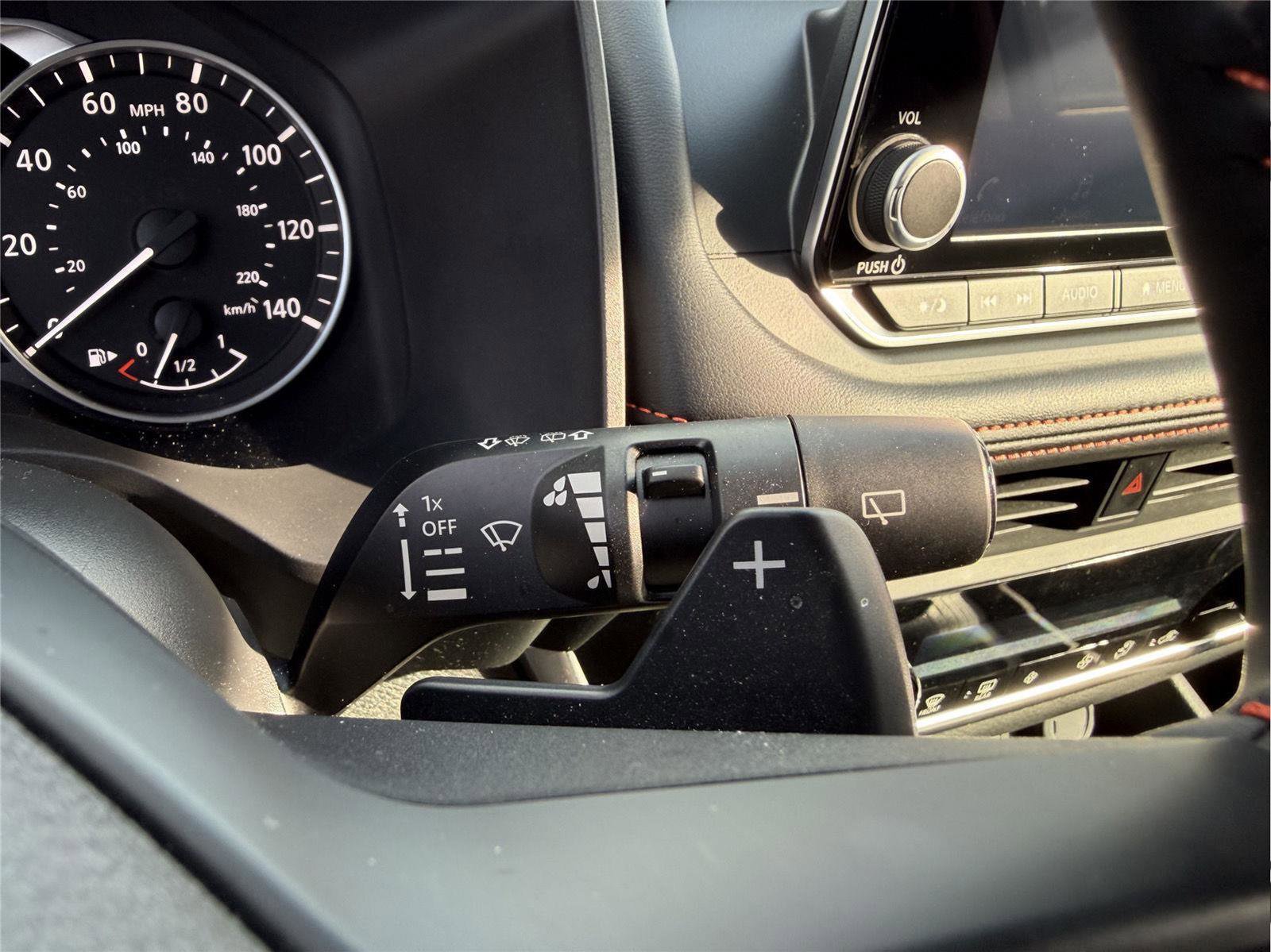 Used 2025 Nissan Rogue SV image 17