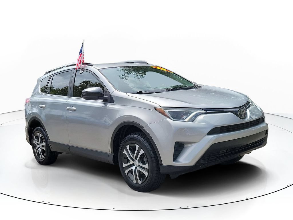 Used 2018 Toyota RAV4 LE FWD video 2