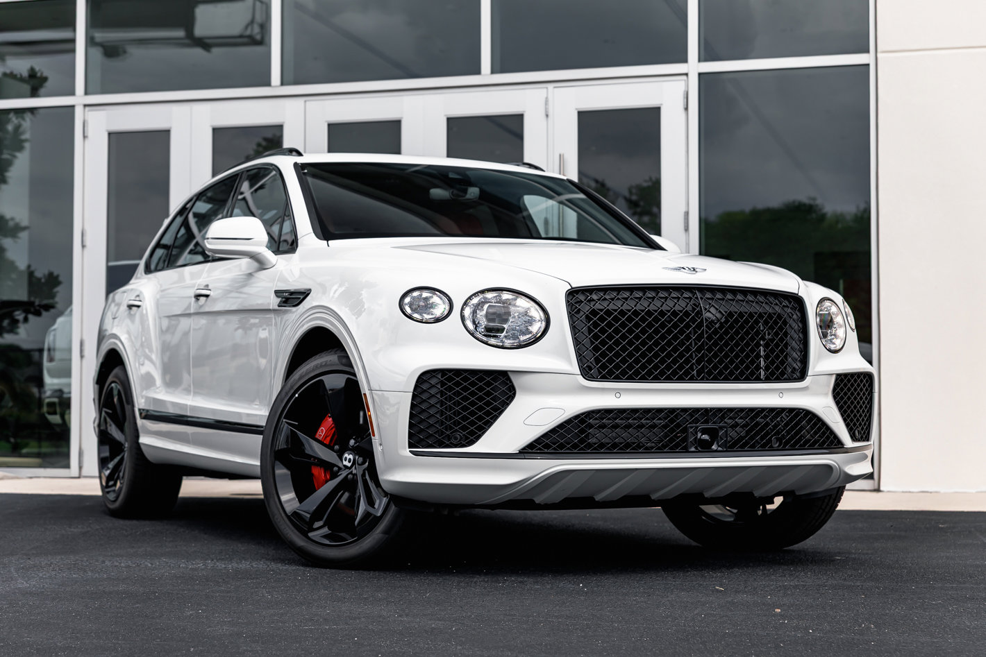 New 2025 Bentley Bentayga image 1