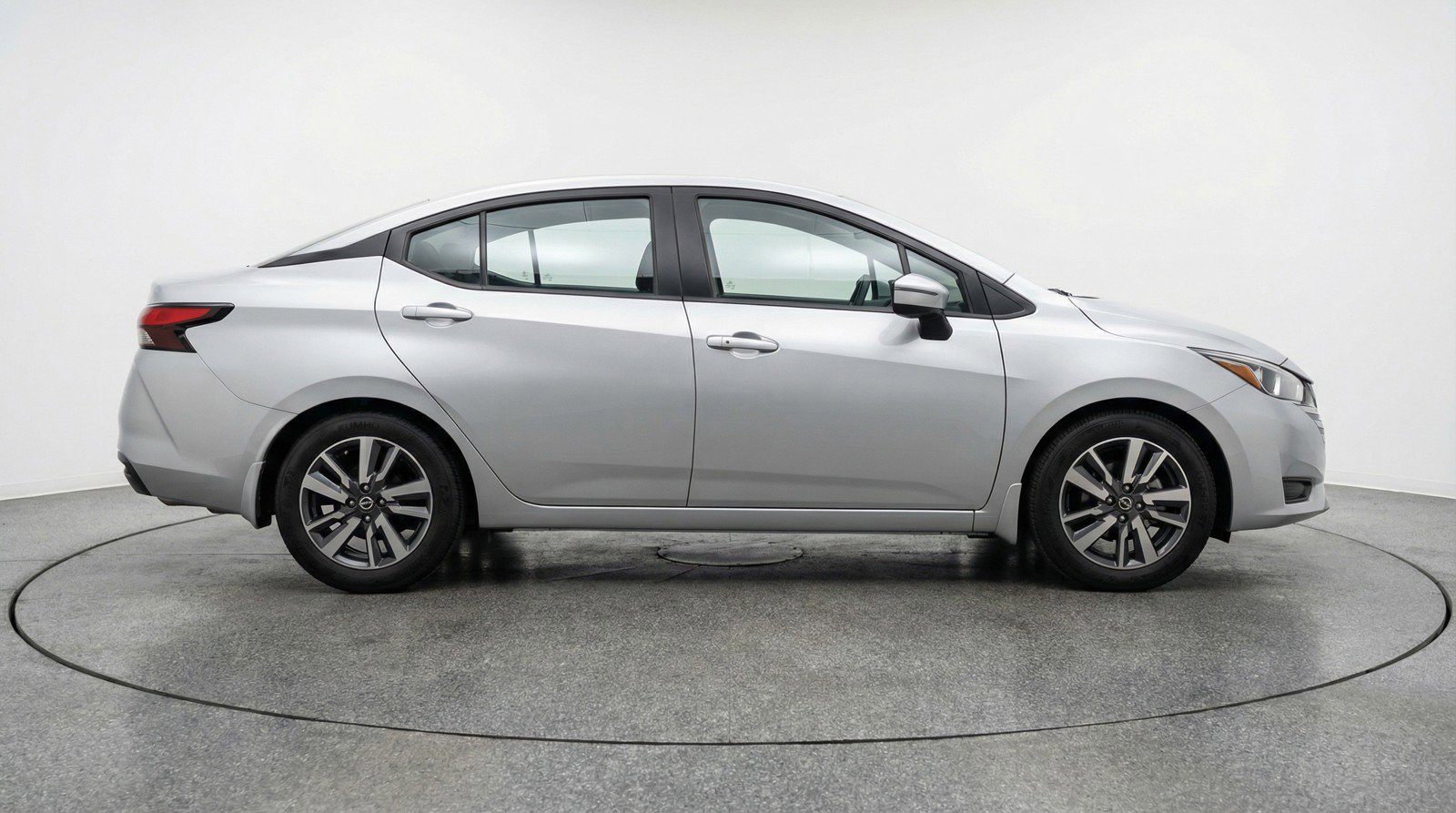 Used 2025 Nissan Versa SV image 11