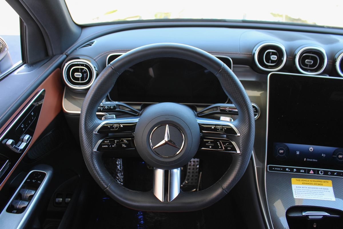 Used 2025 Mercedes-Benz GLC 350e 4MATIC image 28
