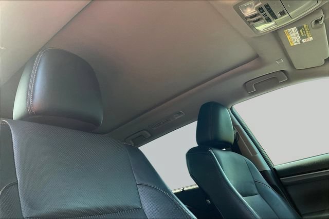 Used 2018 Toyota Highlander Limited Platinum AWD/4WD image 29
