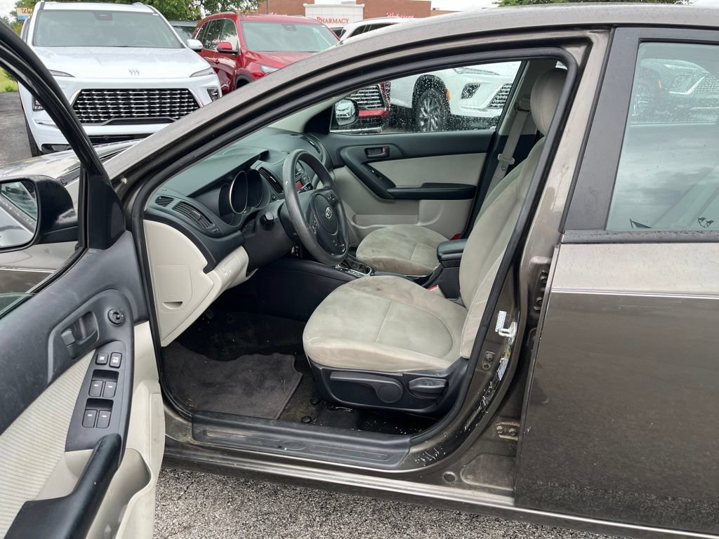 Used 2011 Kia Forte EX FWD image 6