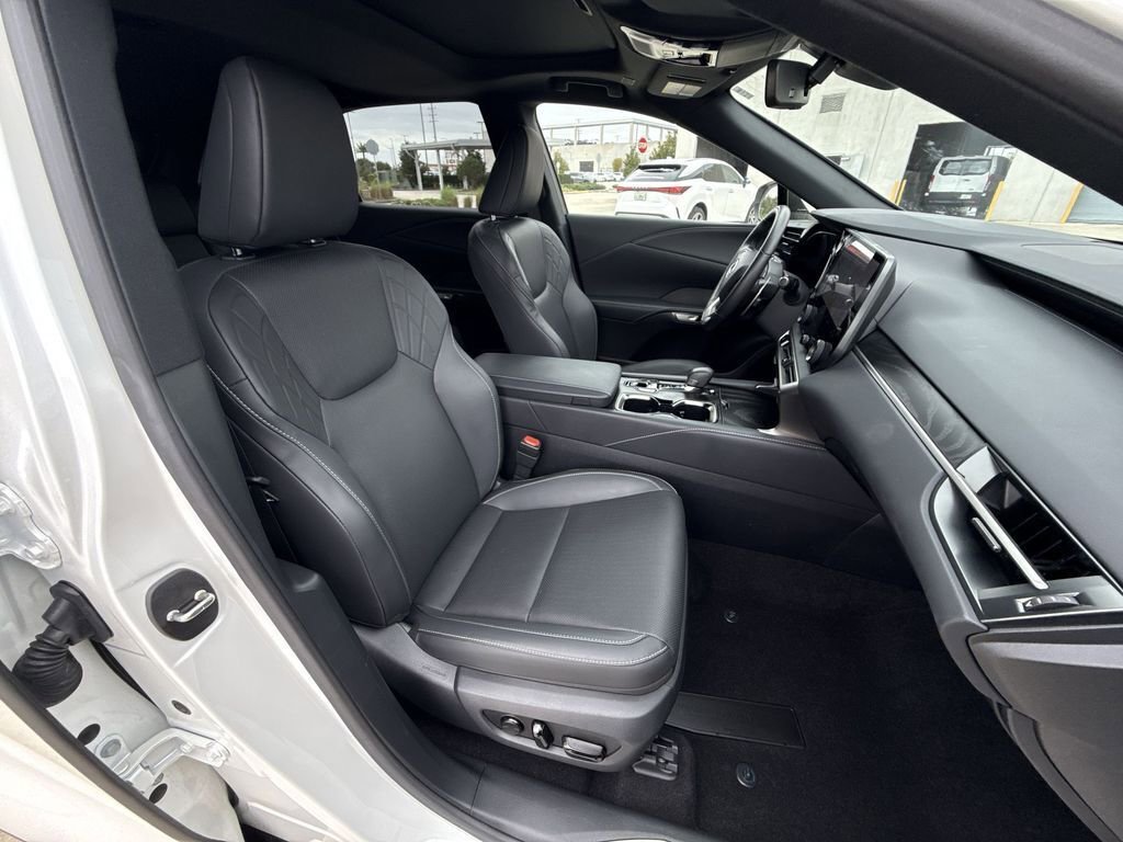 Used 2025 Lexus RX 350 Premium w/ Accessory Package (Z1) image 16