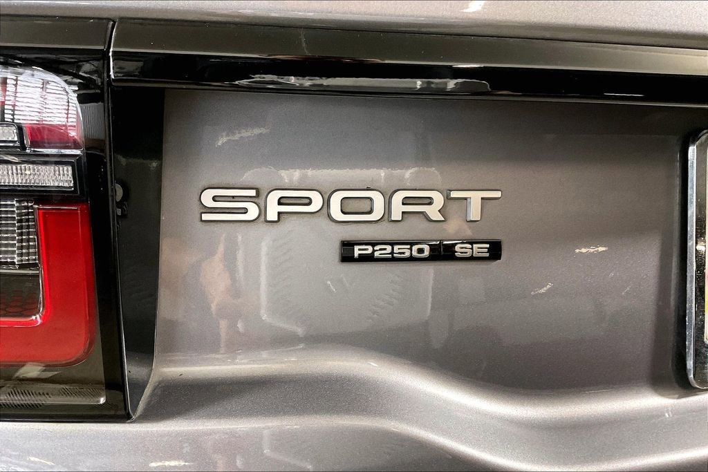 Used 2020 Land Rover Discovery Sport SE AWD/4WD image 7