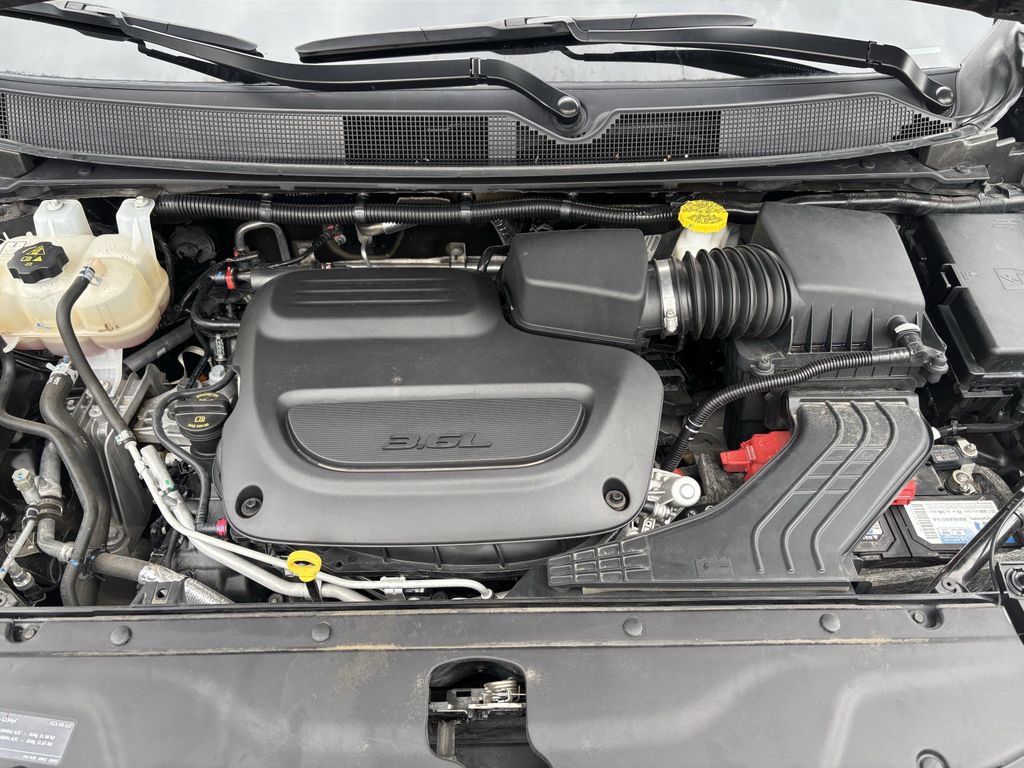 Used 2025 Chrysler Pacifica Limited FWD image 31