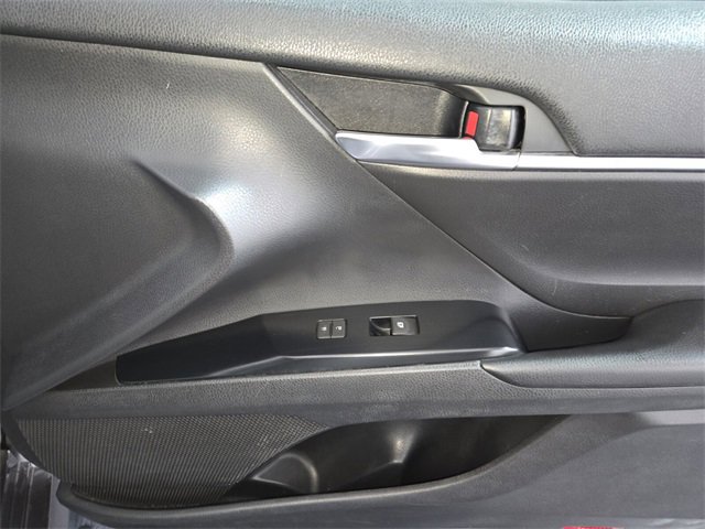 Used 2020 Toyota Camry LE image 24