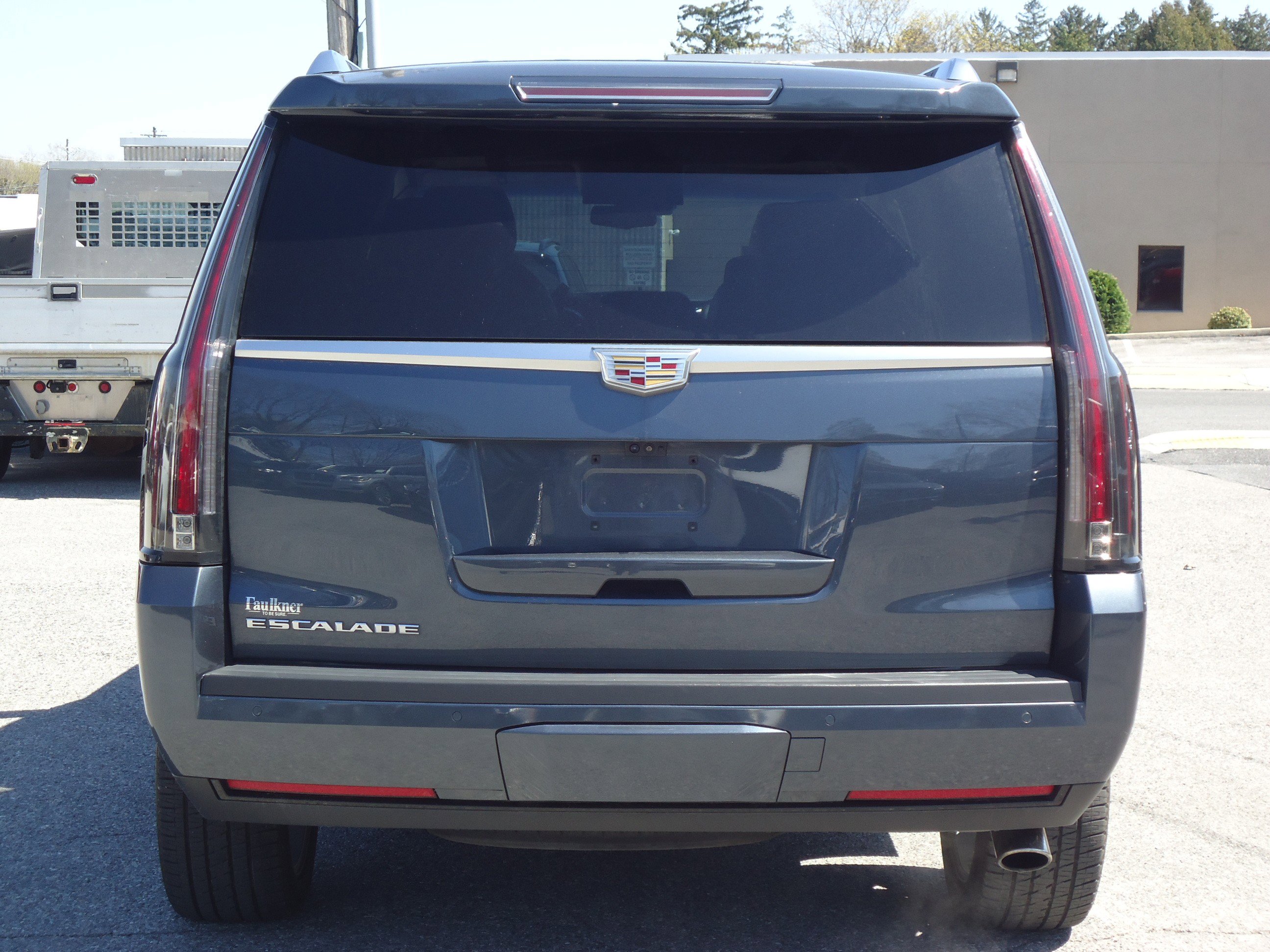 Used 2019 Cadillac Escalade Premium Luxury image 4