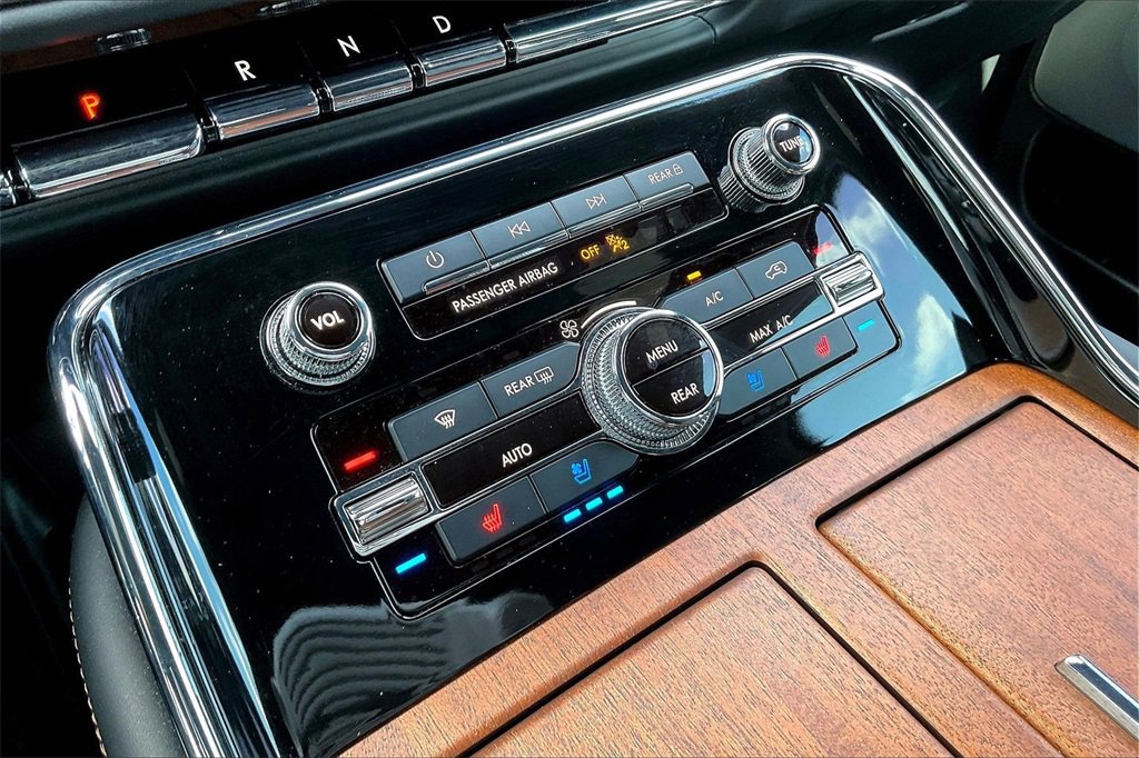 Used 2023 Lincoln Navigator Black Label image 25