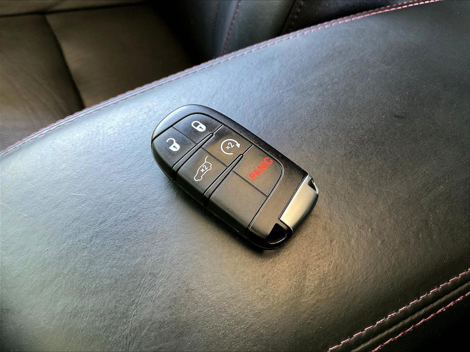 Used 2022 Dodge Durango R/T w/ Tow 'N Go Package AWD/4WD image 33