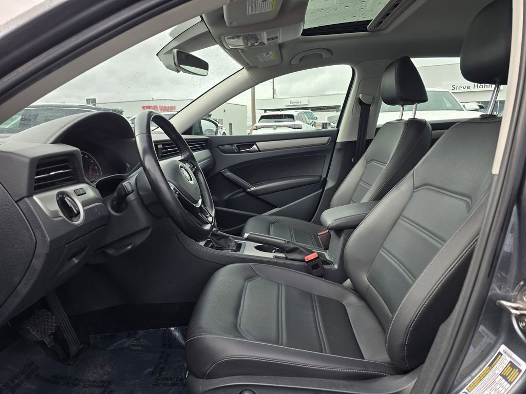 Used 2020 Volkswagen Passat 2.0T SE image 25