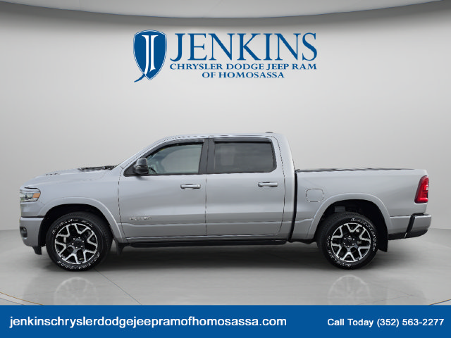 Used 2025 RAM 1500 Laramie AWD/4WD image 9